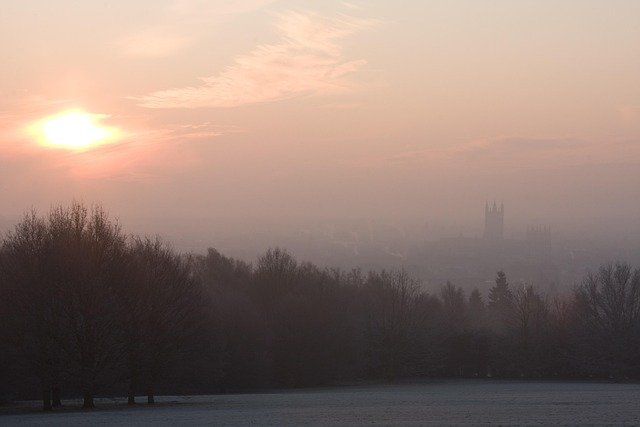 Canterbury Day Trip from London: Cathedral, Gardens & Old Lanes